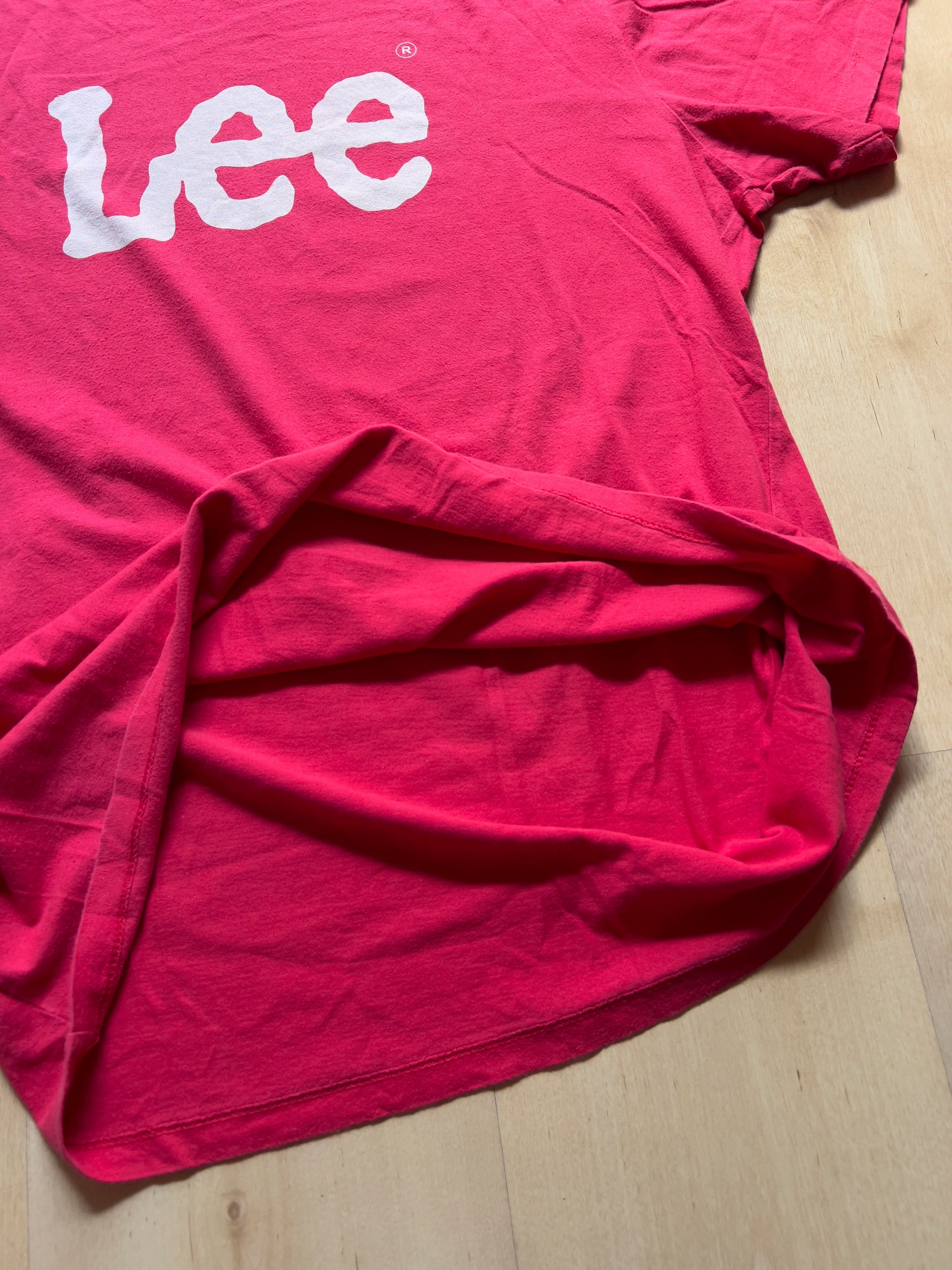 RED LEE T-SHIRT - L AT JIM'S