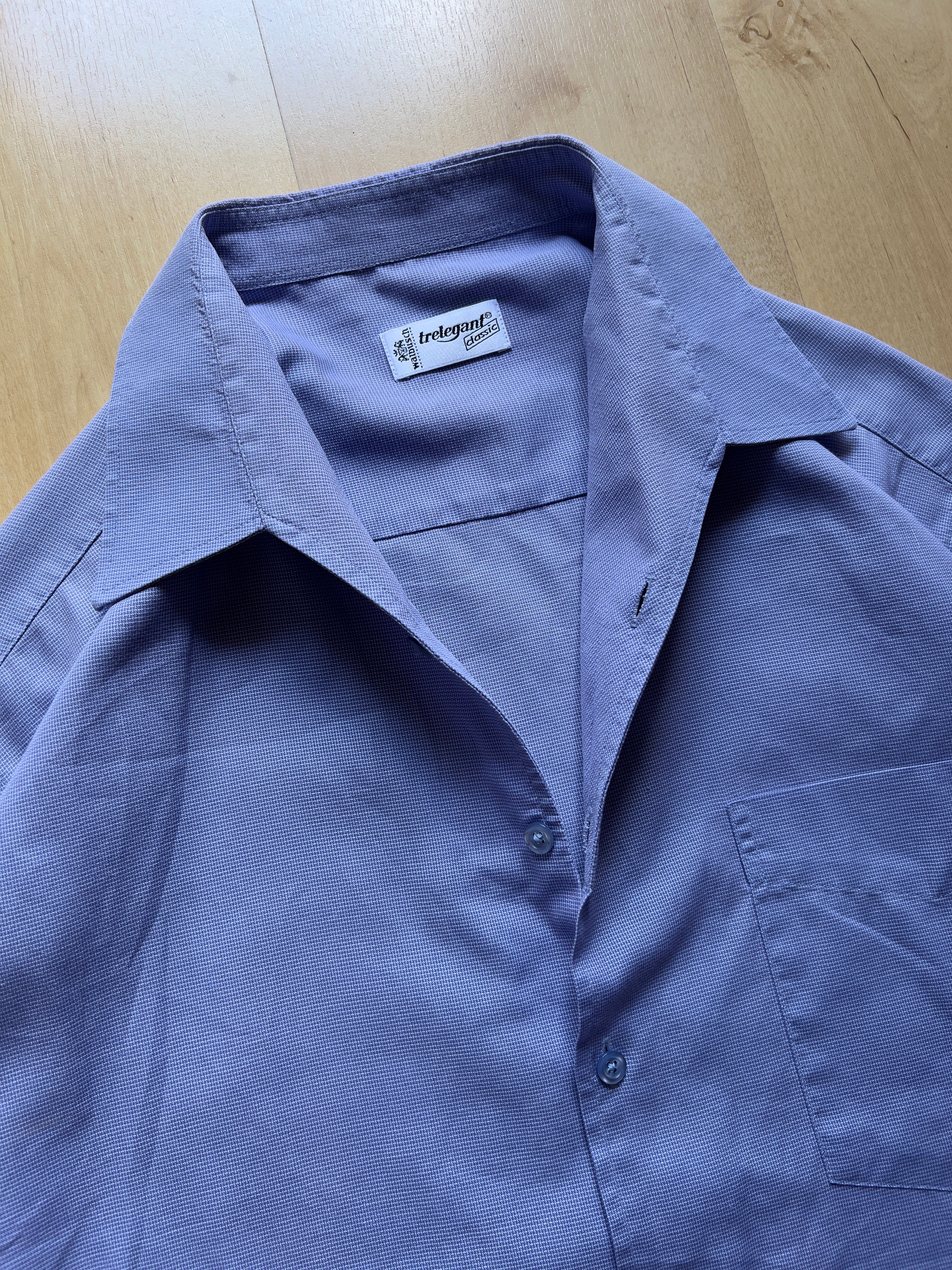 LIGHT BLUE SHORT-SLEEVED SHIRT - L/XL AT JIM'S