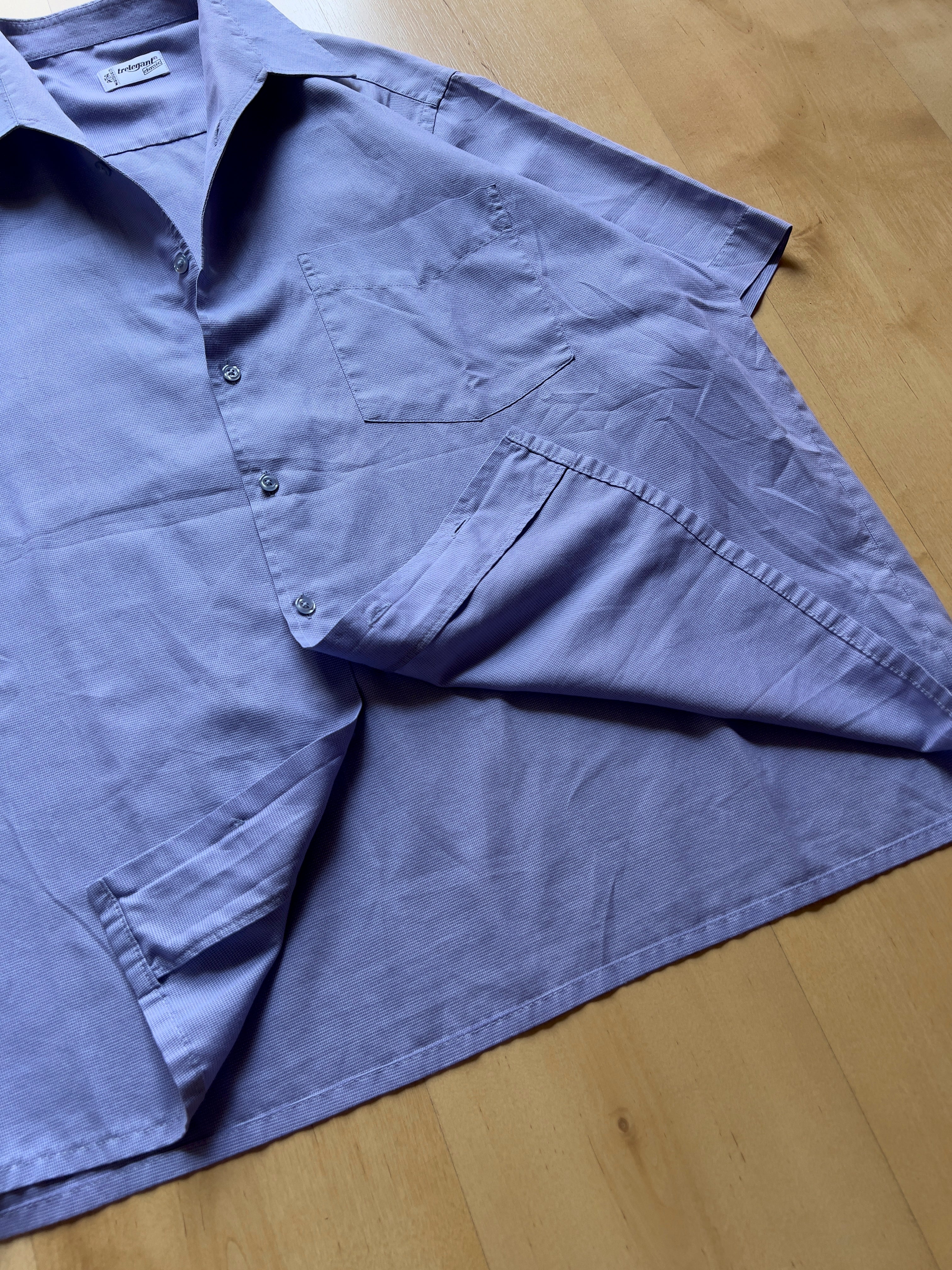 LIGHT BLUE SHORT-SLEEVED SHIRT - L/XL AT JIM'S