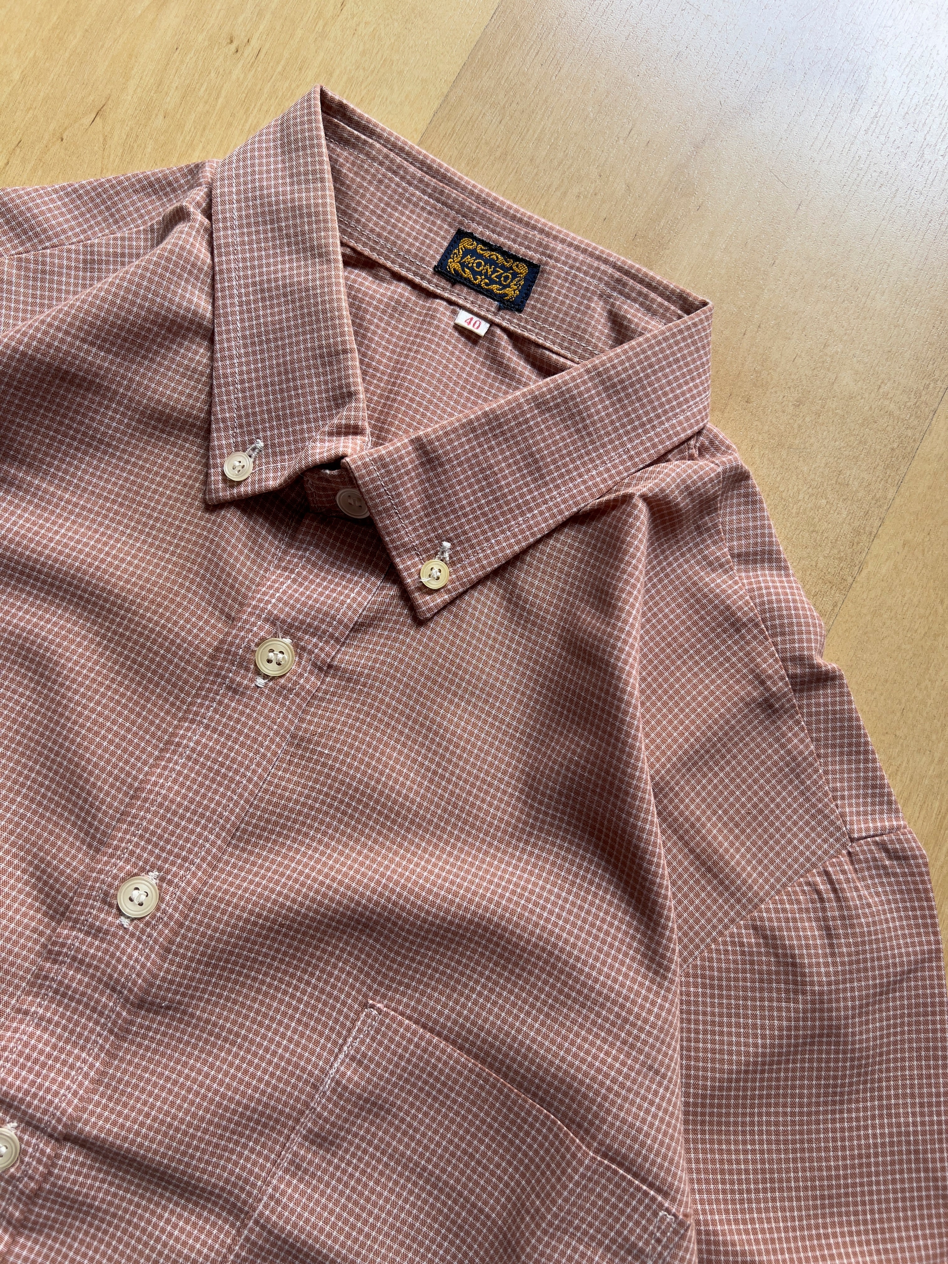 BROWN CHECKED SHORT-SLEEVED SHIRT - M AT JIM'S