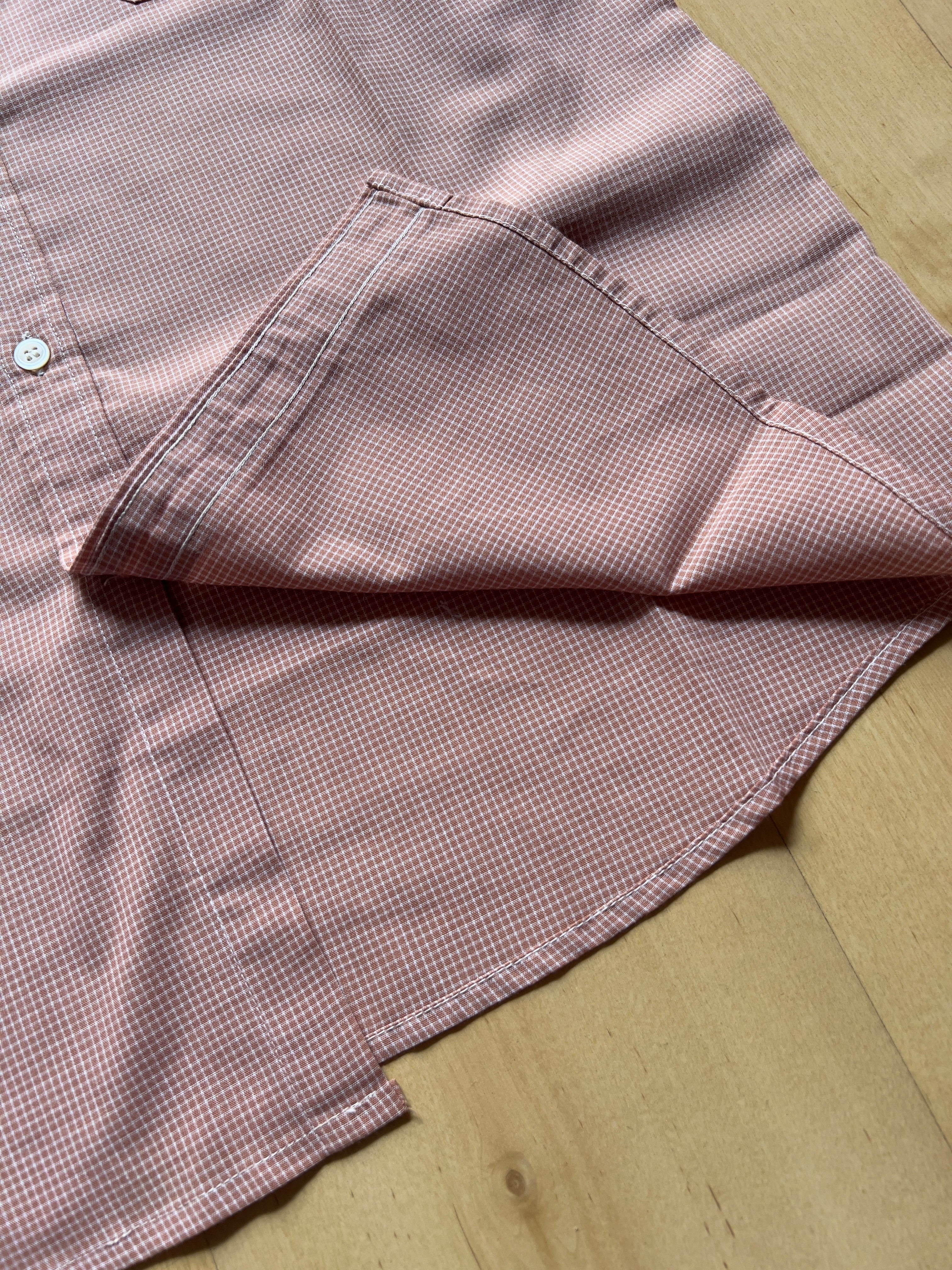 BROWN CHECKED SHORT-SLEEVED SHIRT - M AT JIM'S