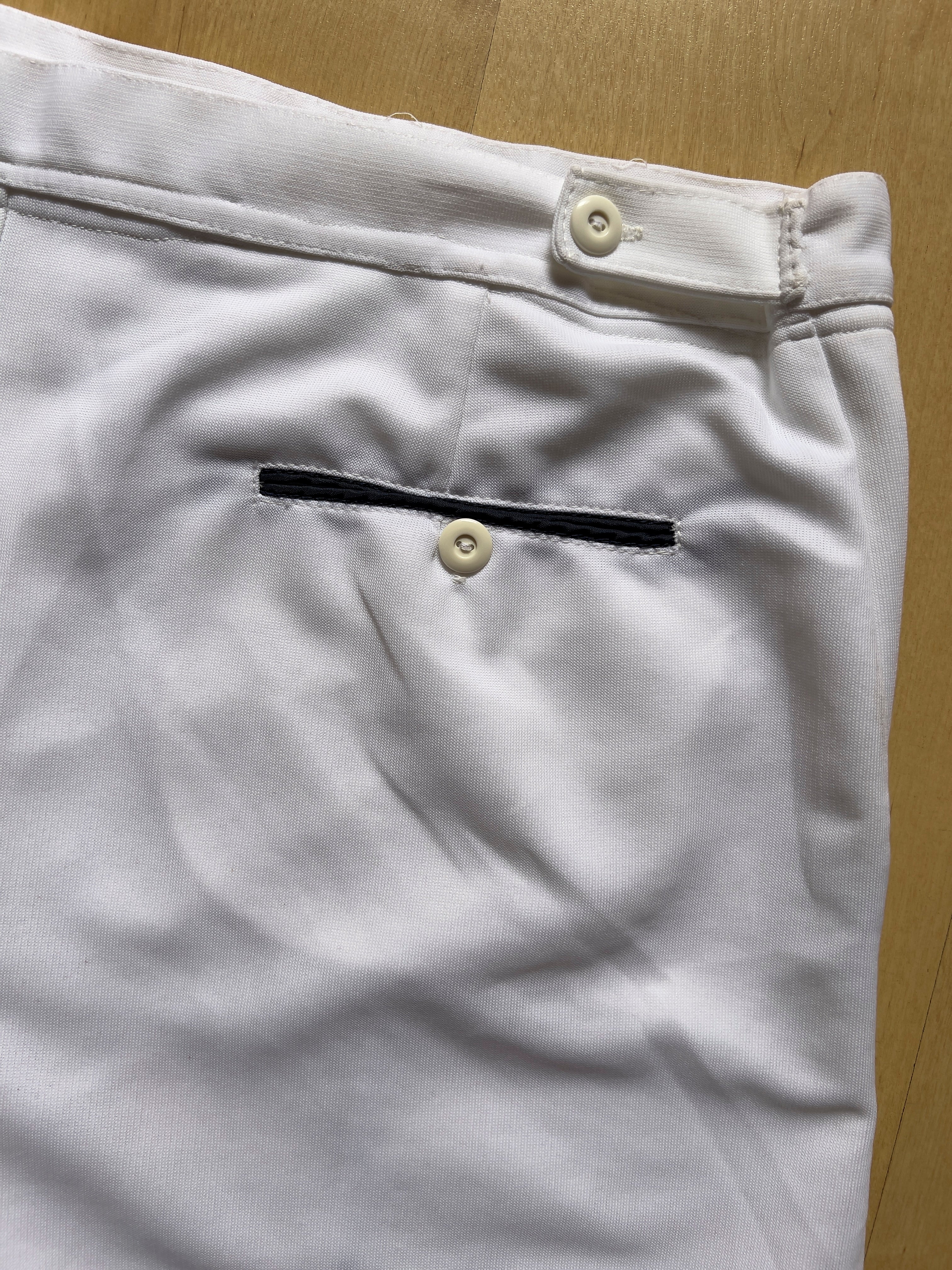WHITE RENO SPORTS SHORTS - 38X3/XL AT JIM'S
