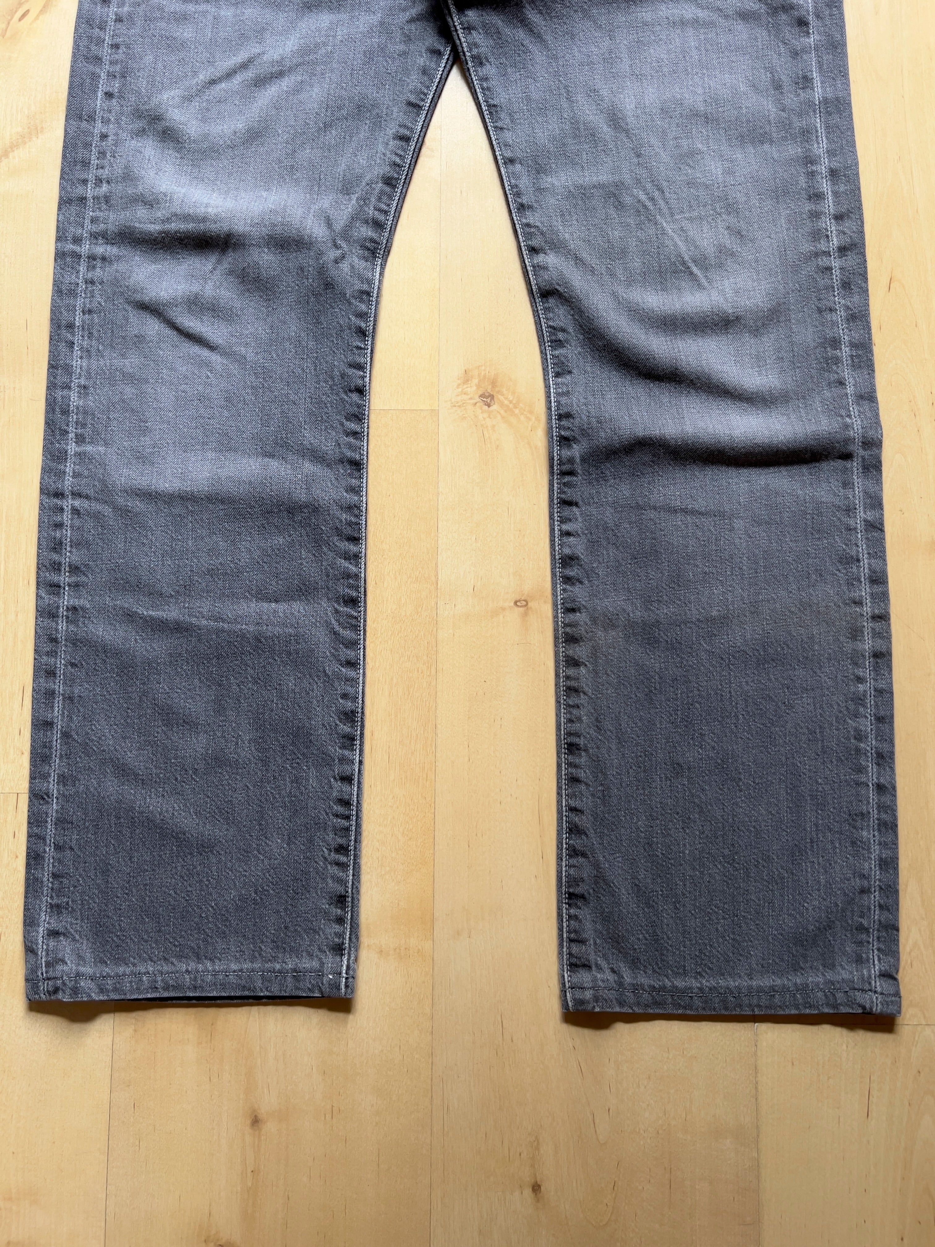 GREY LEVI'S JEANS - 31X29/S AT JIM'S