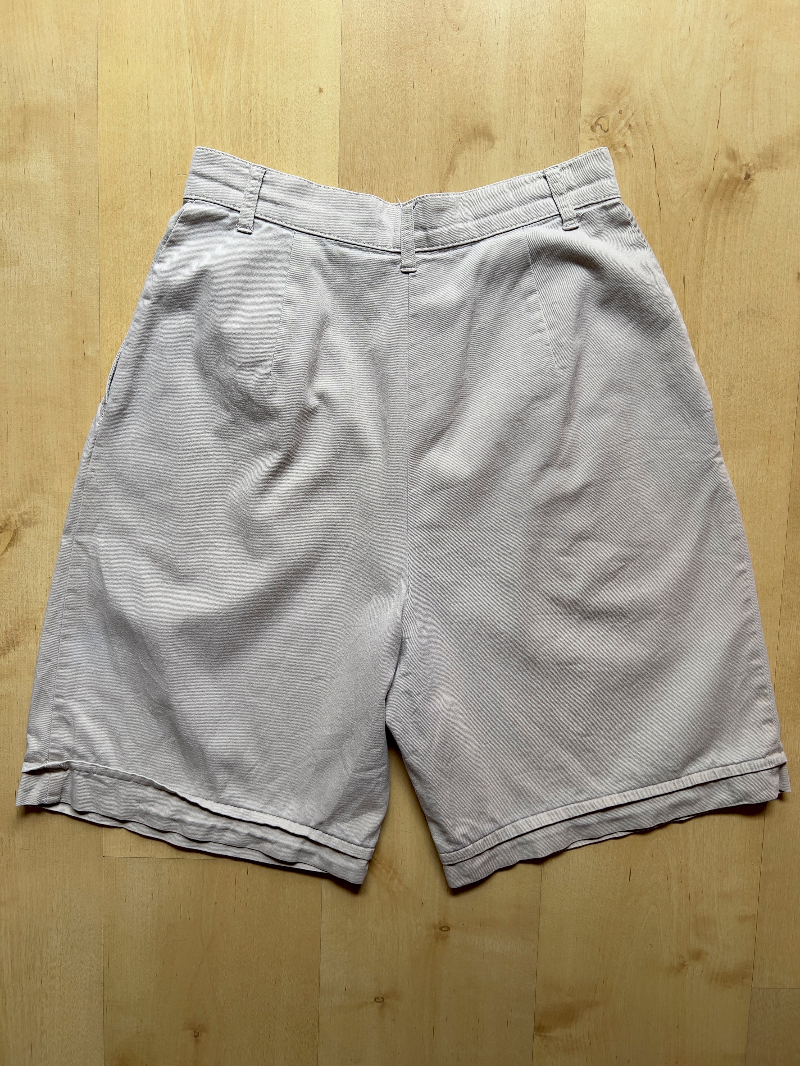 HIGH-RISE BEIGE PLEATED SHORTS - 27X9/XS AT JIM'S