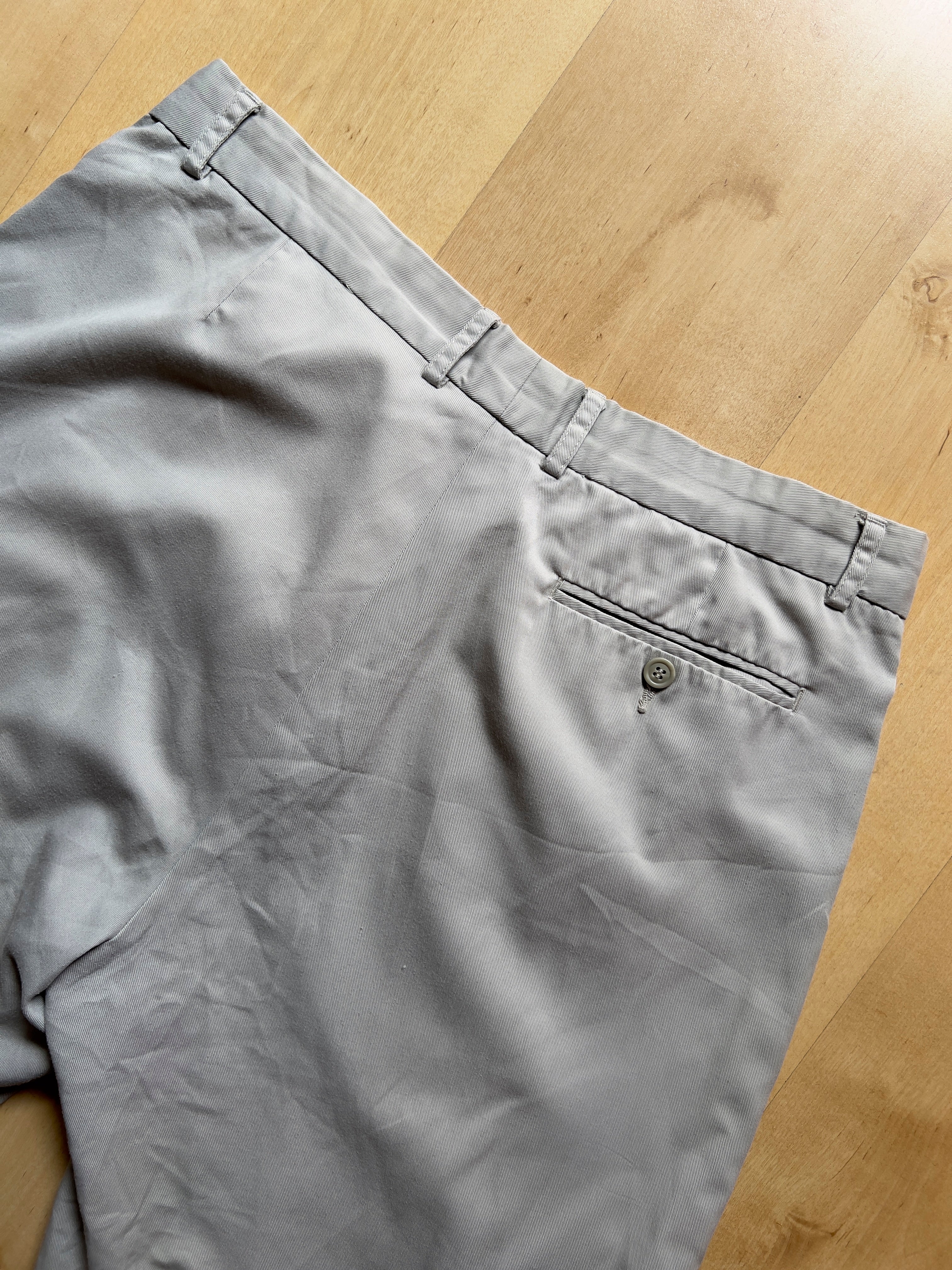 BLUE GREY PLEATED SHORTS - 35X10/L AT JIM'S