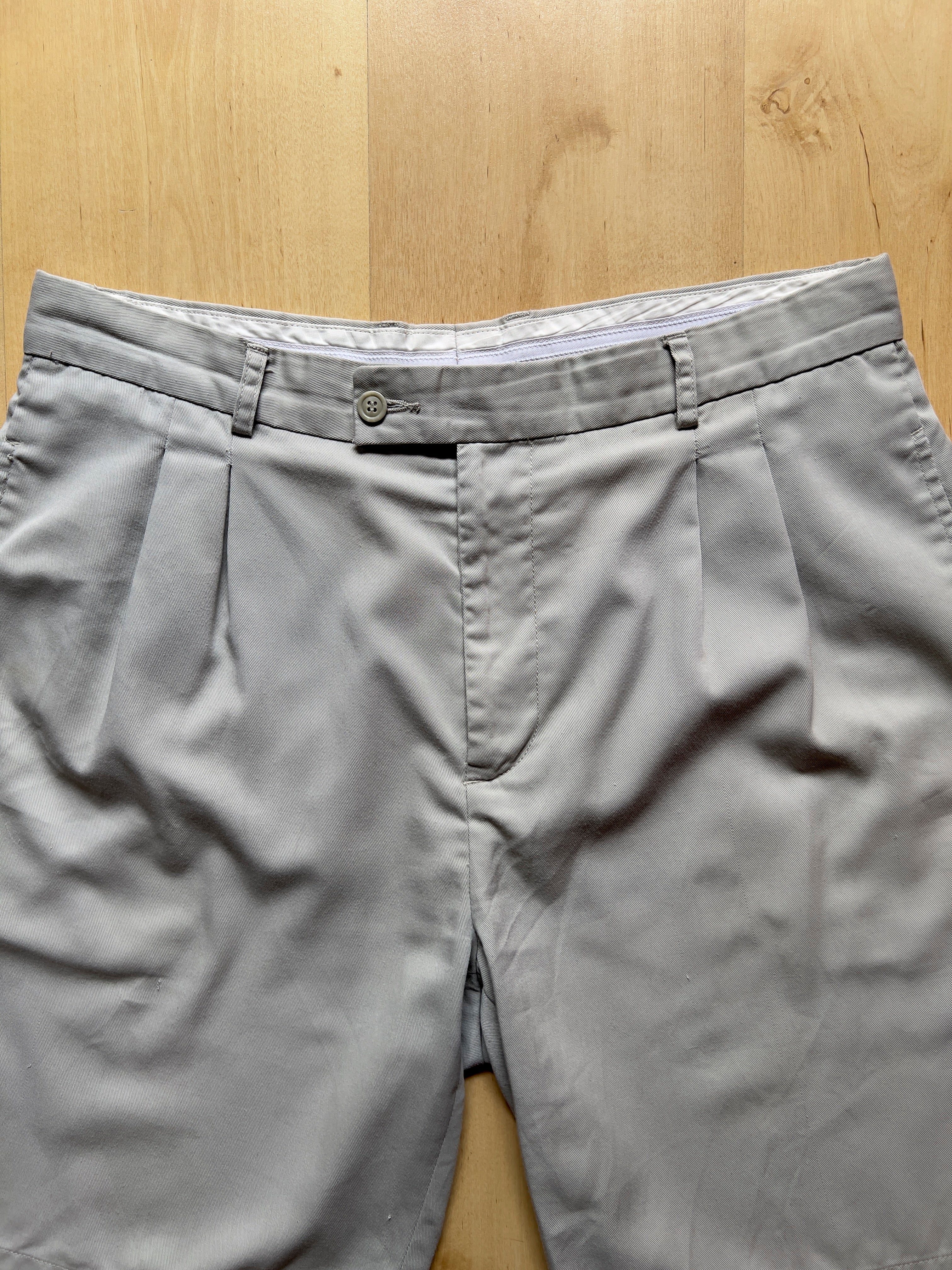 BLUE GREY PLEATED SHORTS - 35X10/L AT JIM'S
