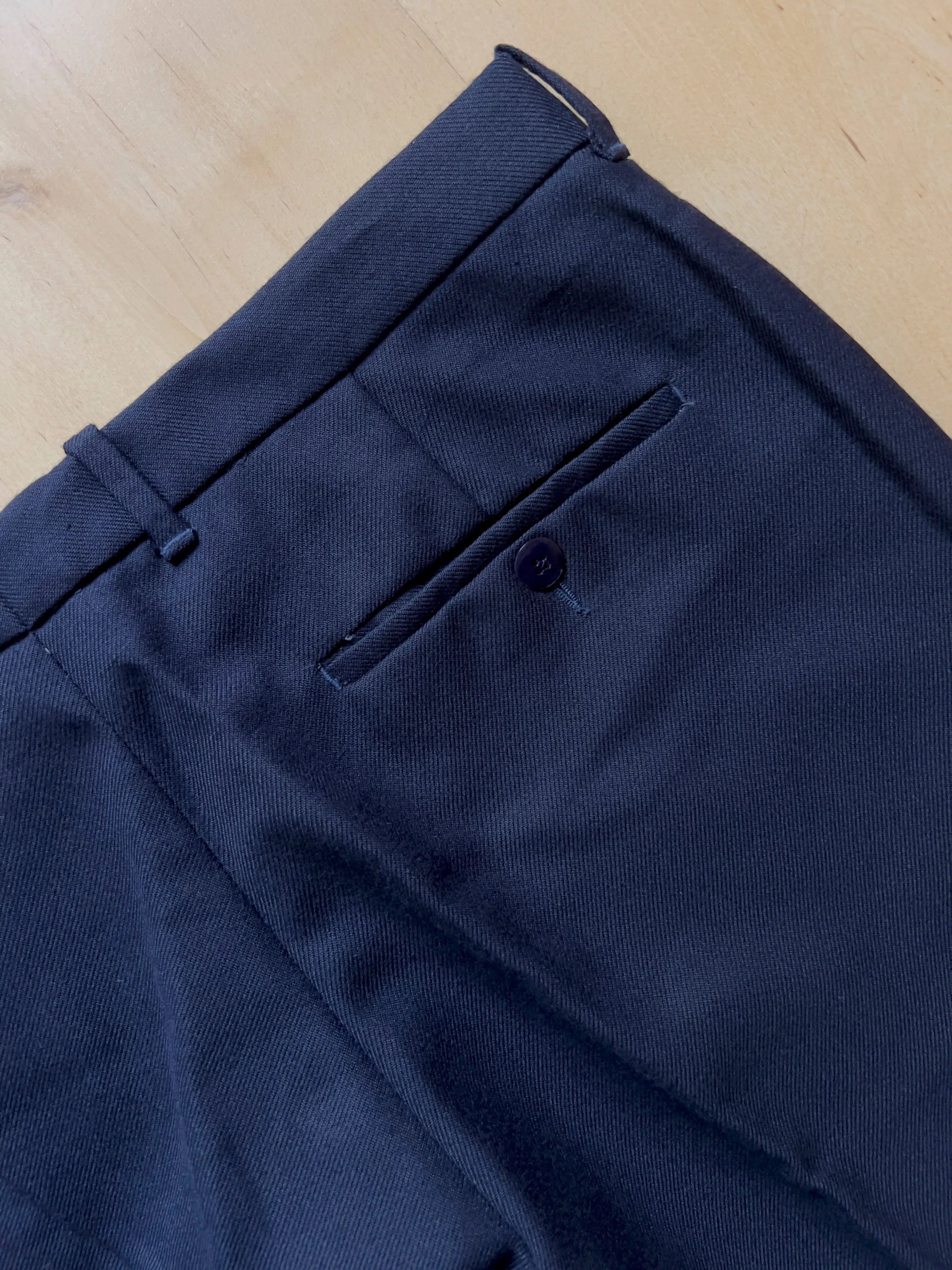 NAVY PLEATED PANTS - 31X28/S AT JIM'S