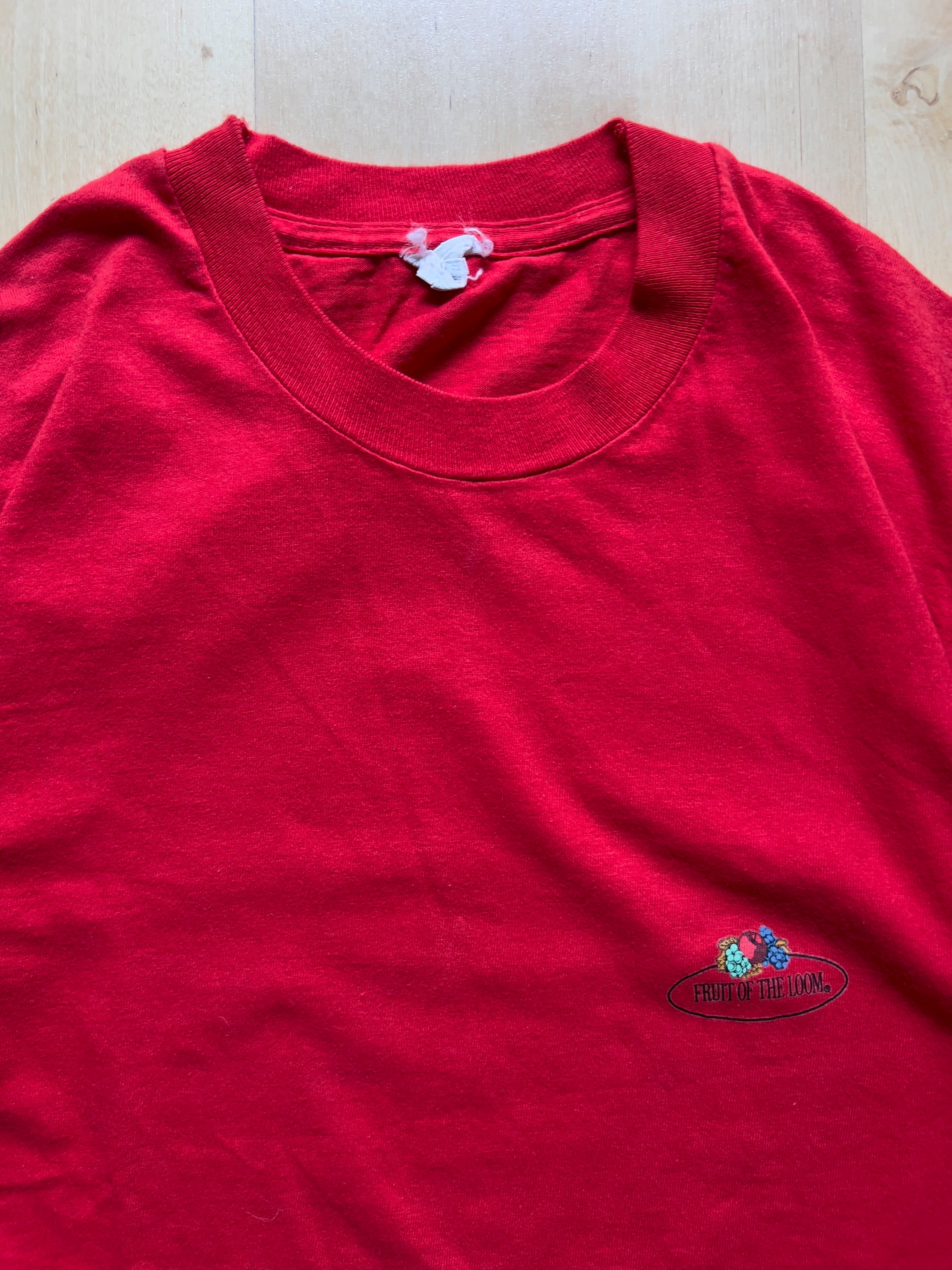 RED FRUIT OF THE LOOM T-SHIRT - XS AT JIM'S