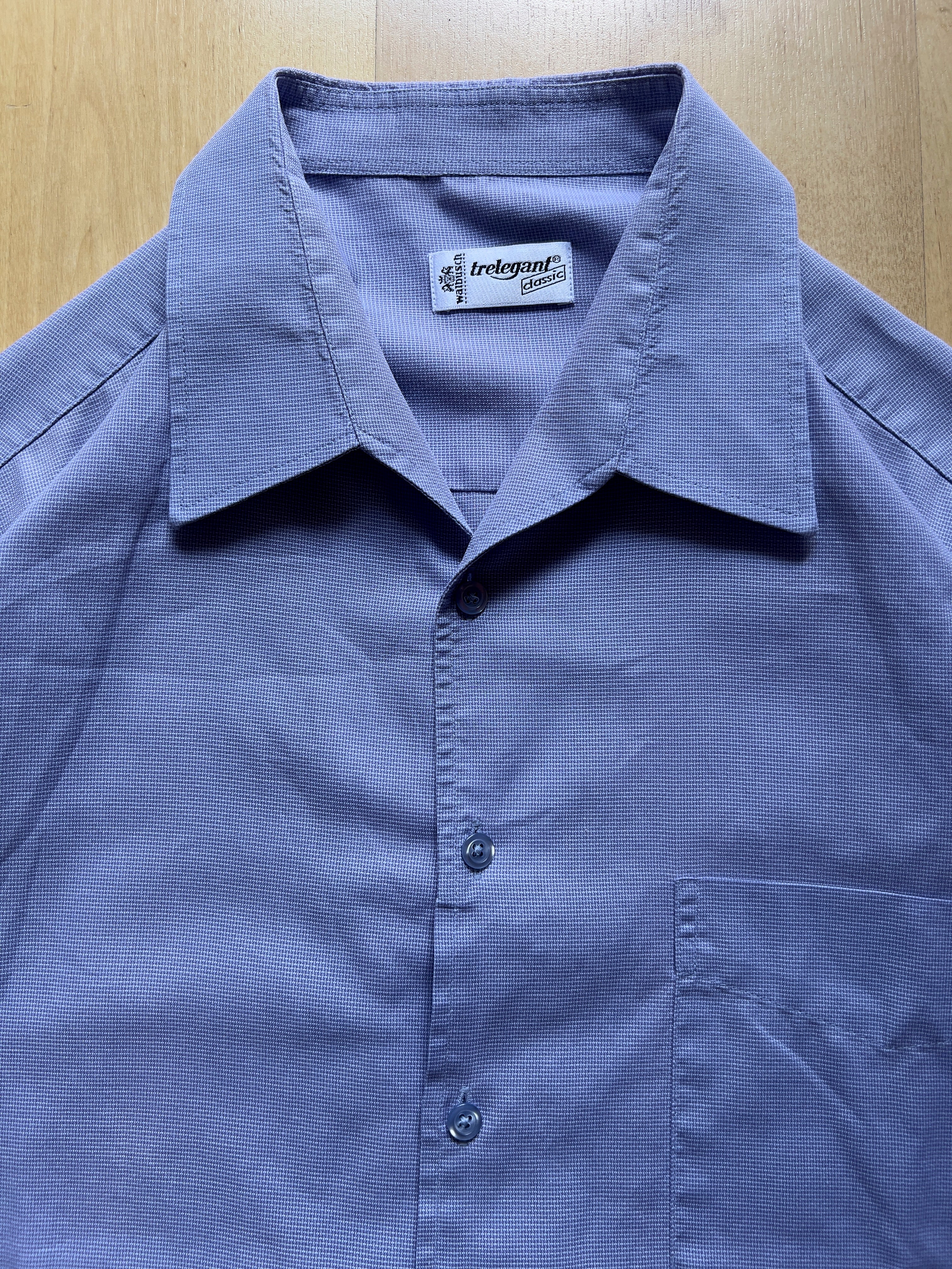 LIGHT BLUE SHORT-SLEEVED SHIRT - L/XL AT JIM'S
