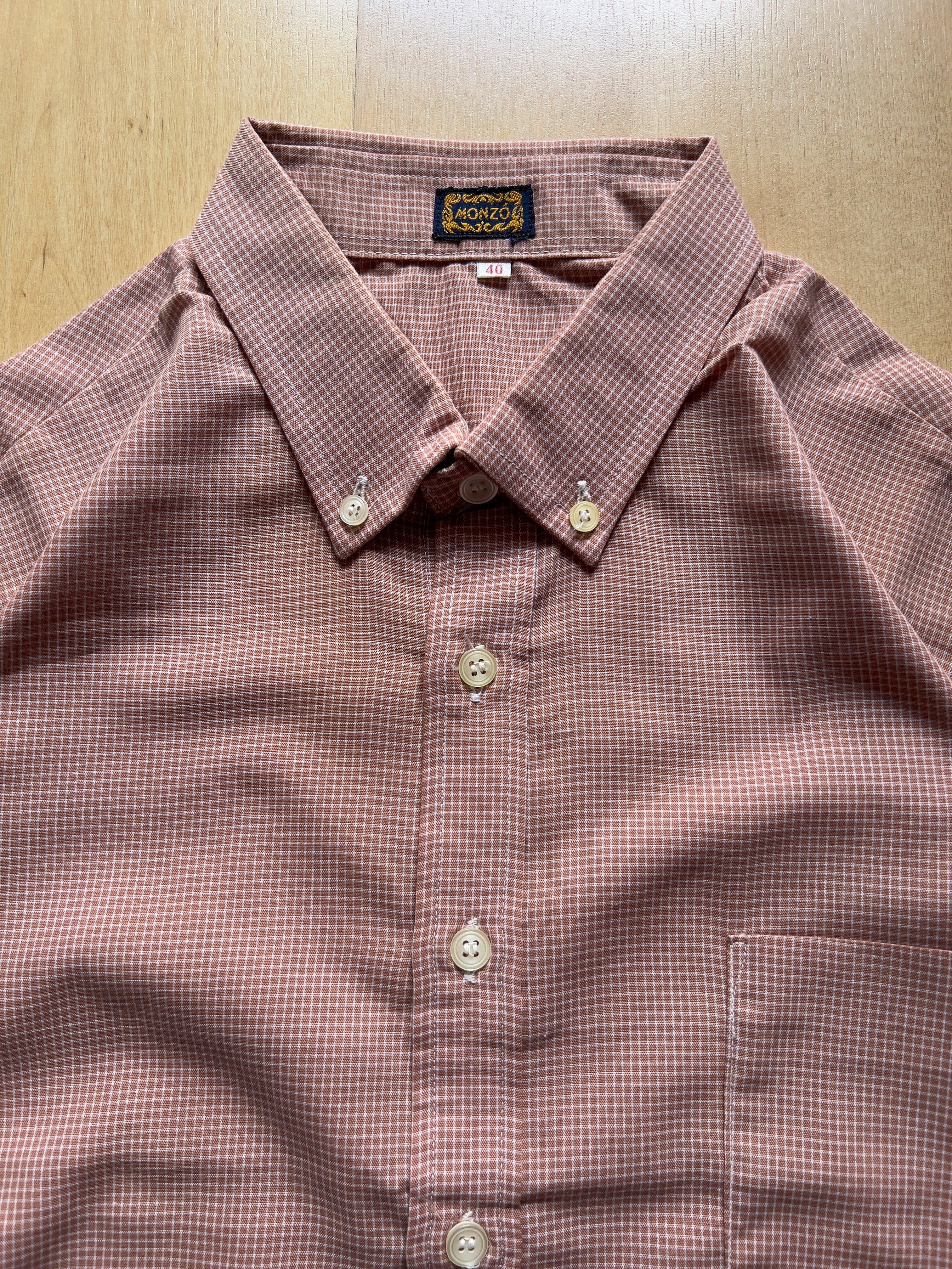 BROWN CHECKED SHORT-SLEEVED SHIRT - M AT JIM'S