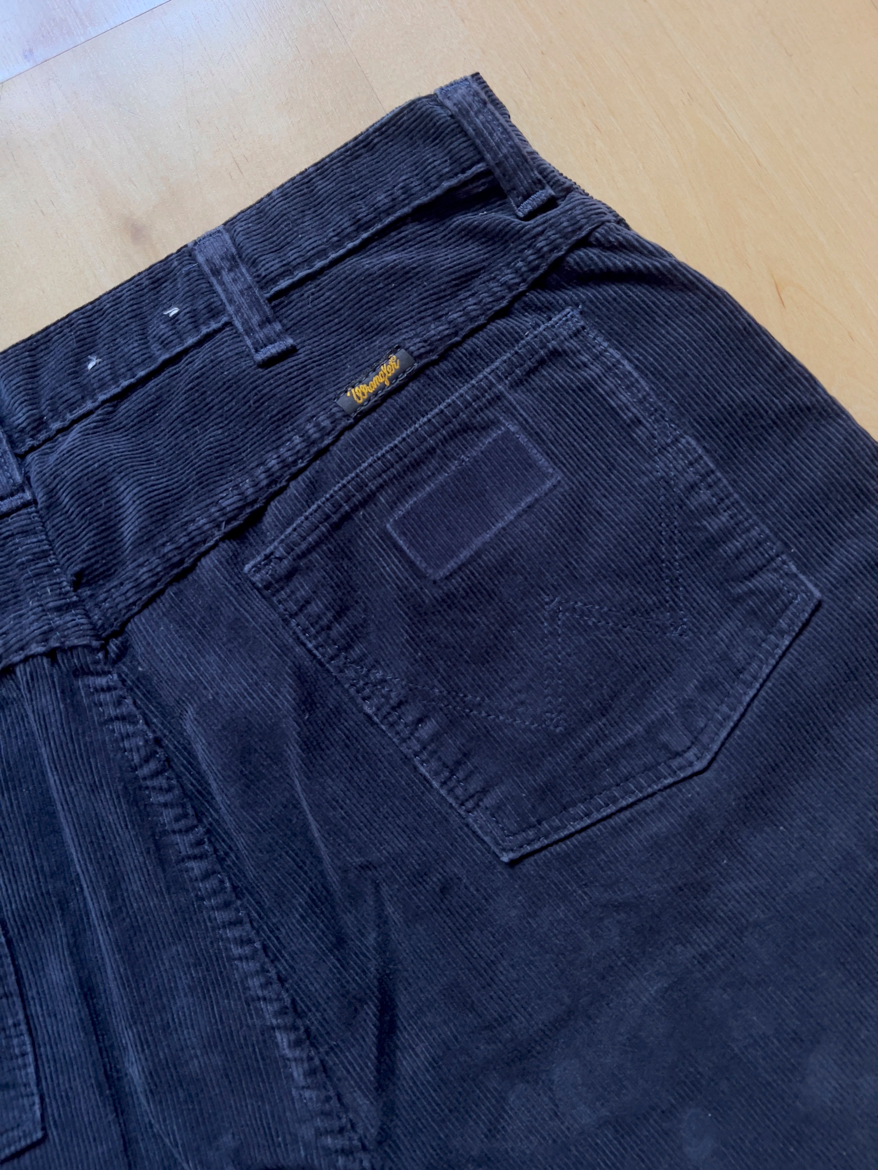 BLUE WRANGLER CORDUROY PANTS - 36X30/L AT JIM'S