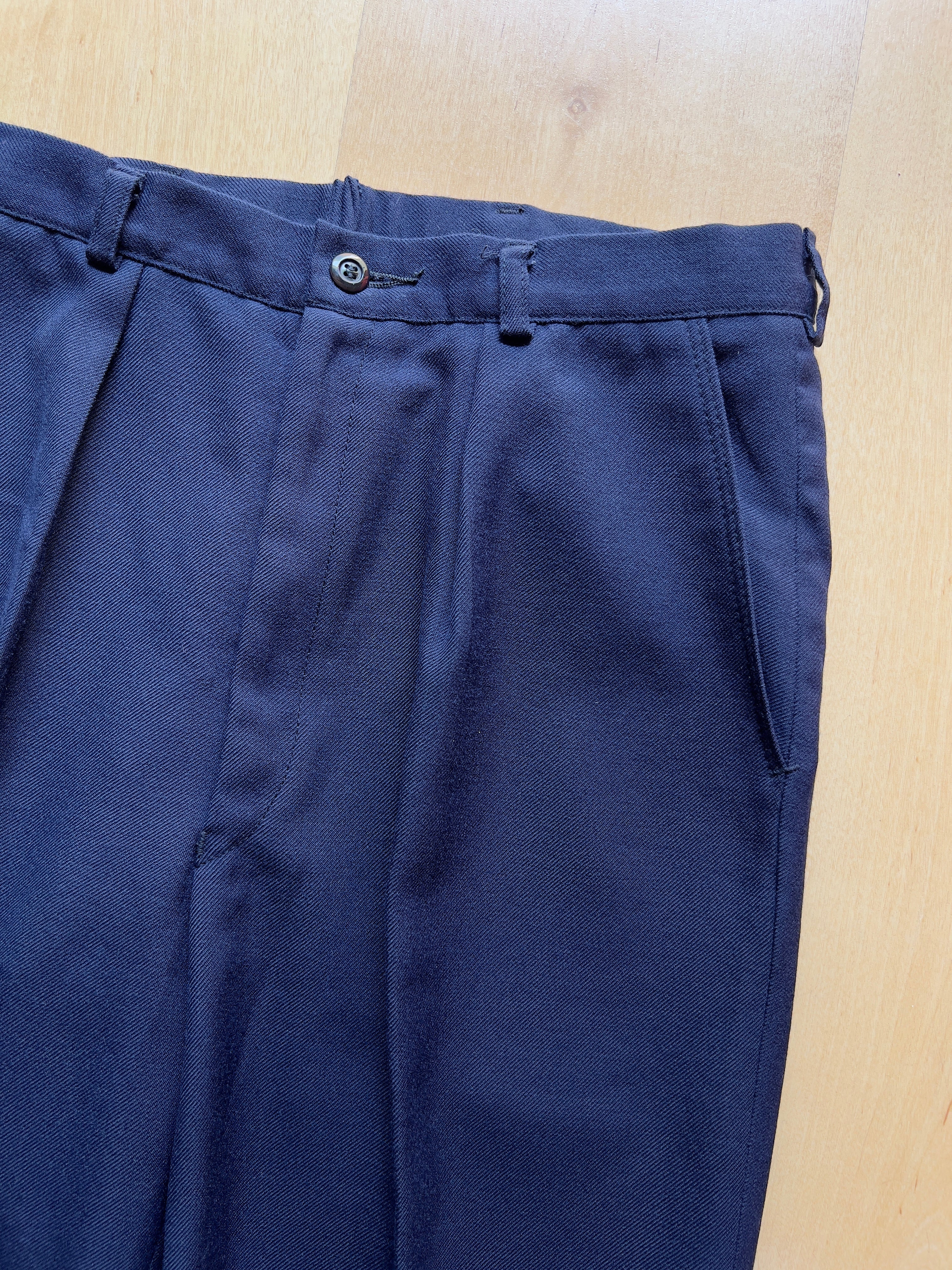 NAVY PLEATED TROUSERS - 28x30/XS AT JIM'S