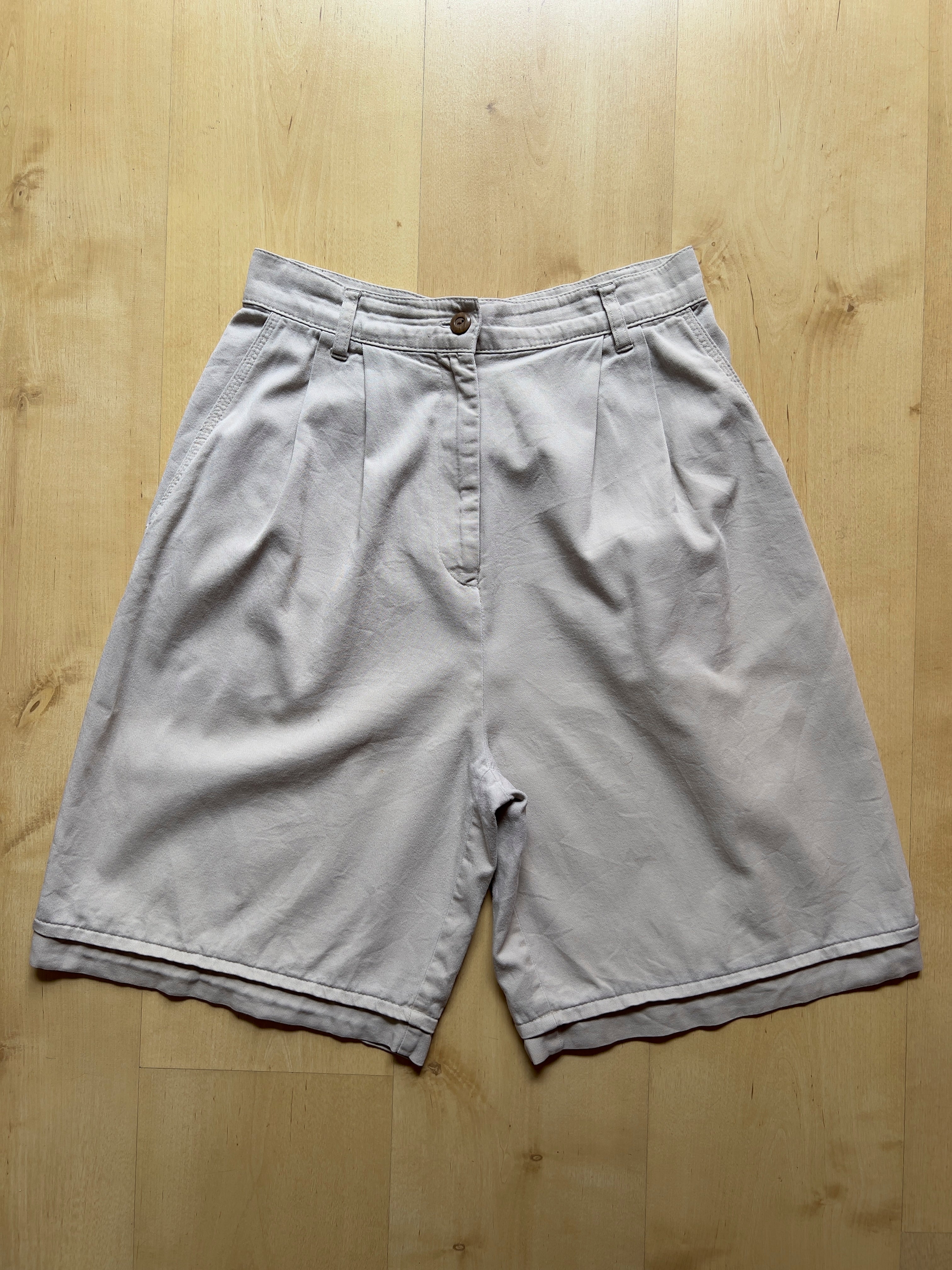 HIGH-RISE BEIGE PLEATED SHORTS - 27X9/XS AT JIM'S