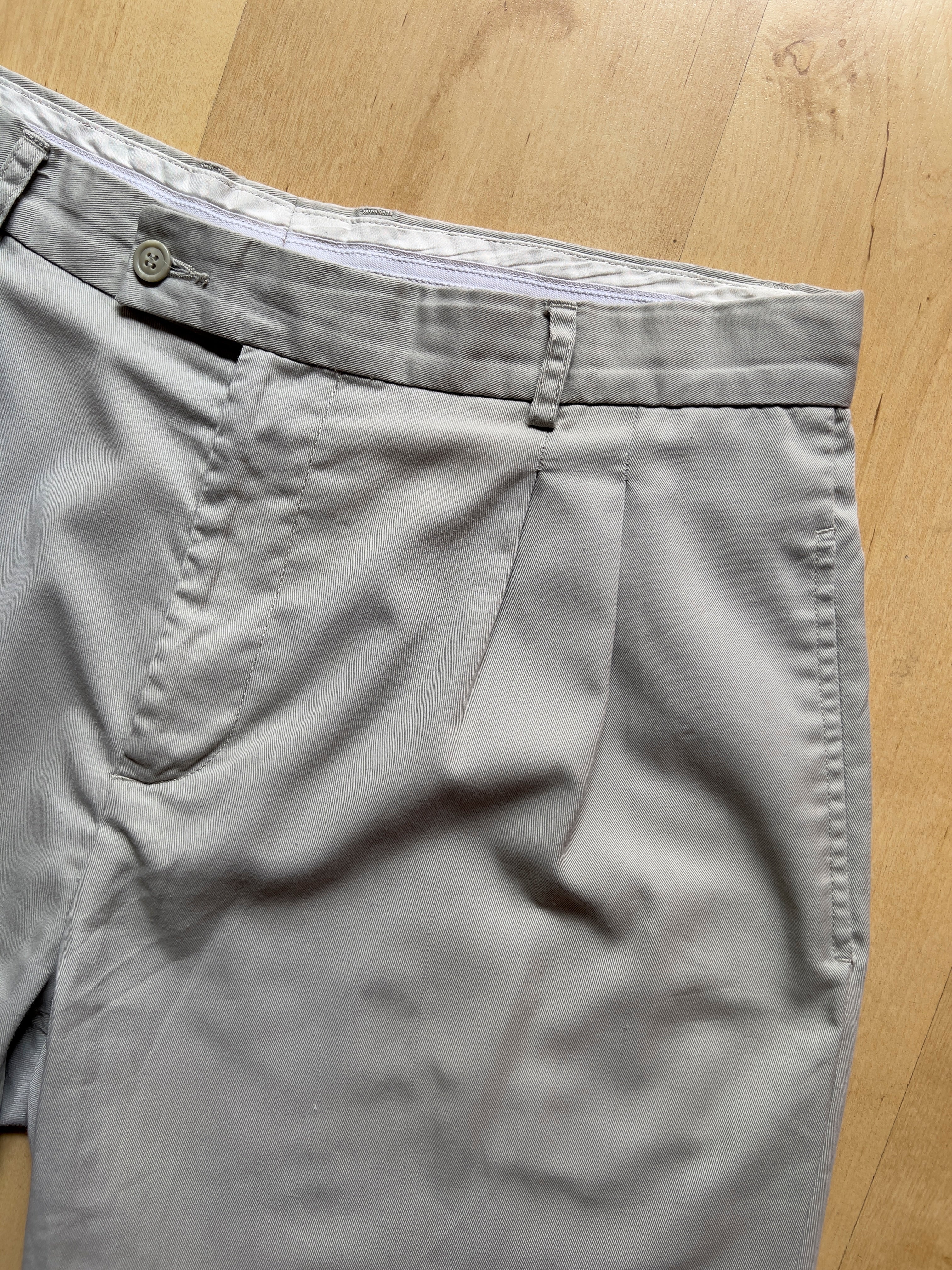 BLUE GREY PLEATED SHORTS - 35X10/L AT JIM'S