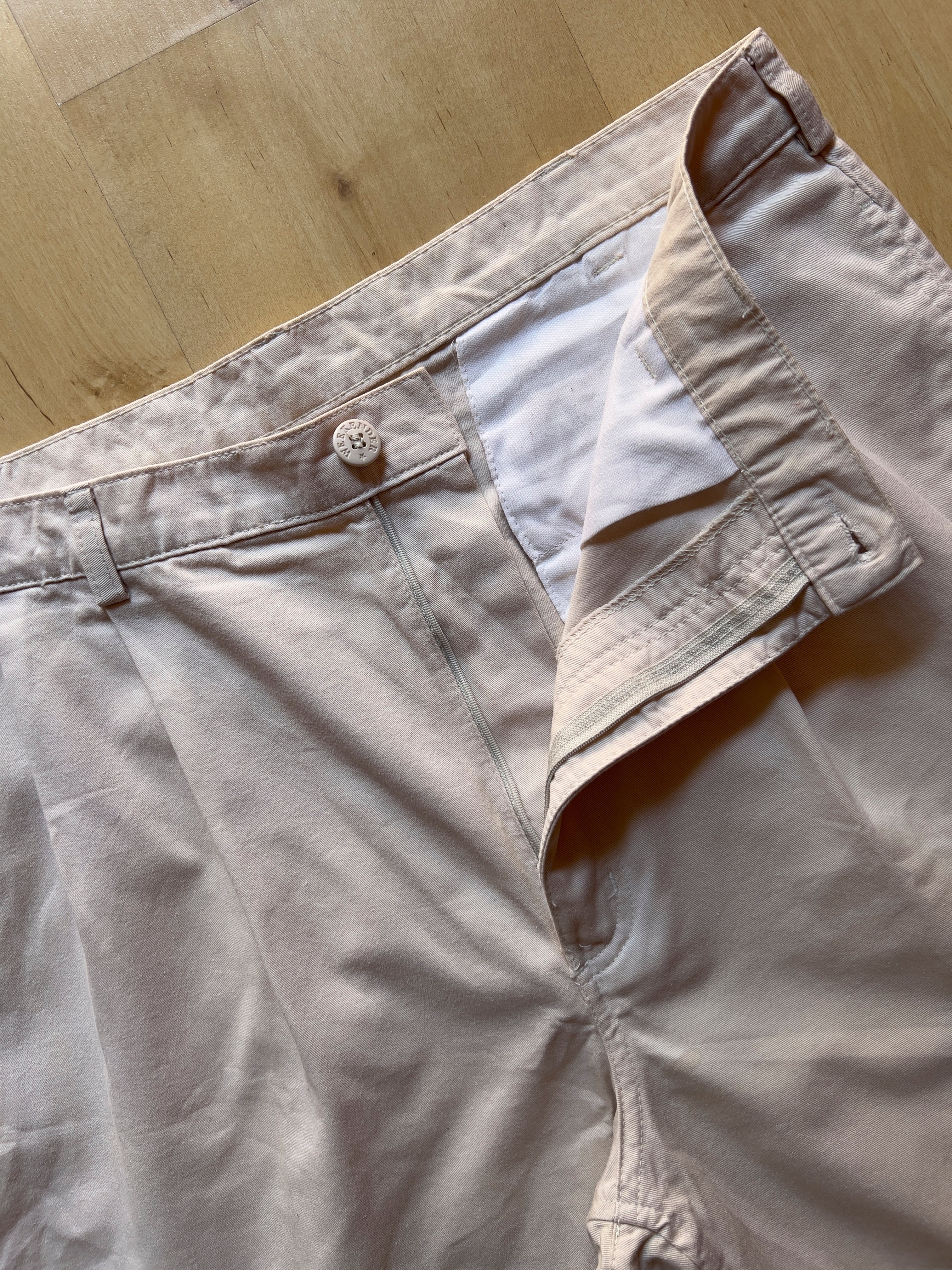 BEIGE PLEATED SHORTS - 35X8/L AT JIM'S