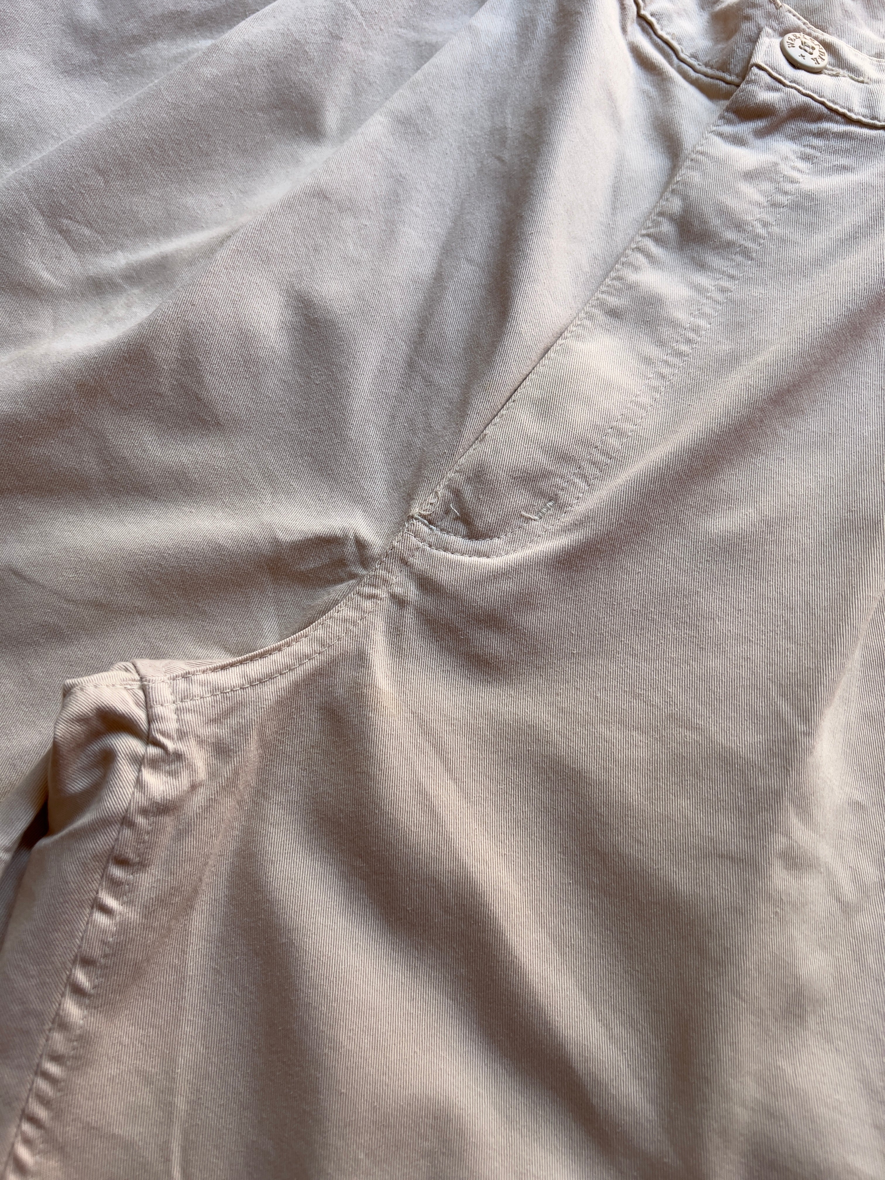 BEIGE PLEATED SHORTS - 35X8/L AT JIM'S